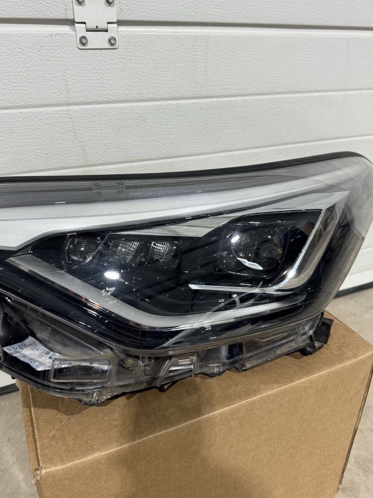 Toyota CH-R Faróis Full LED