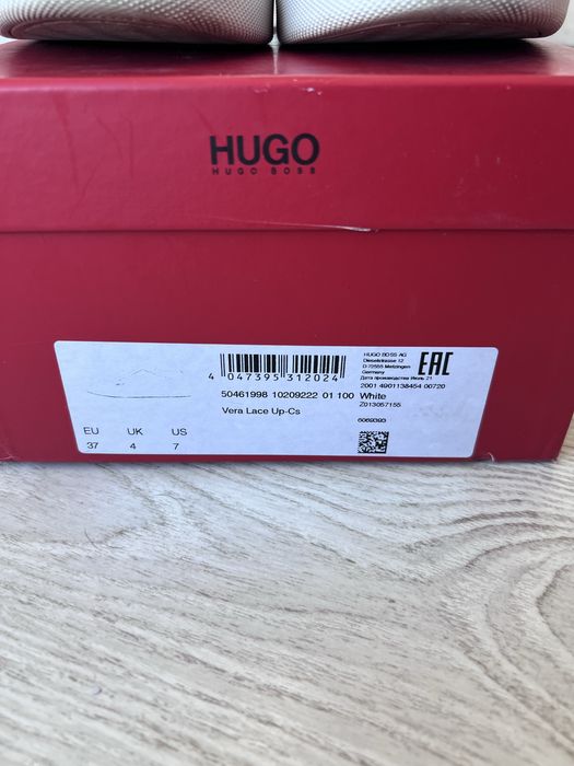 Кеди Hugo.