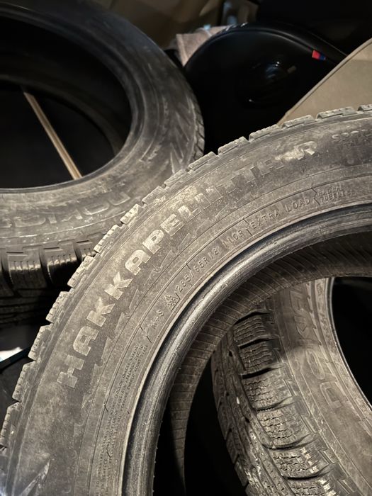 Резина R18 235/65 Nokian