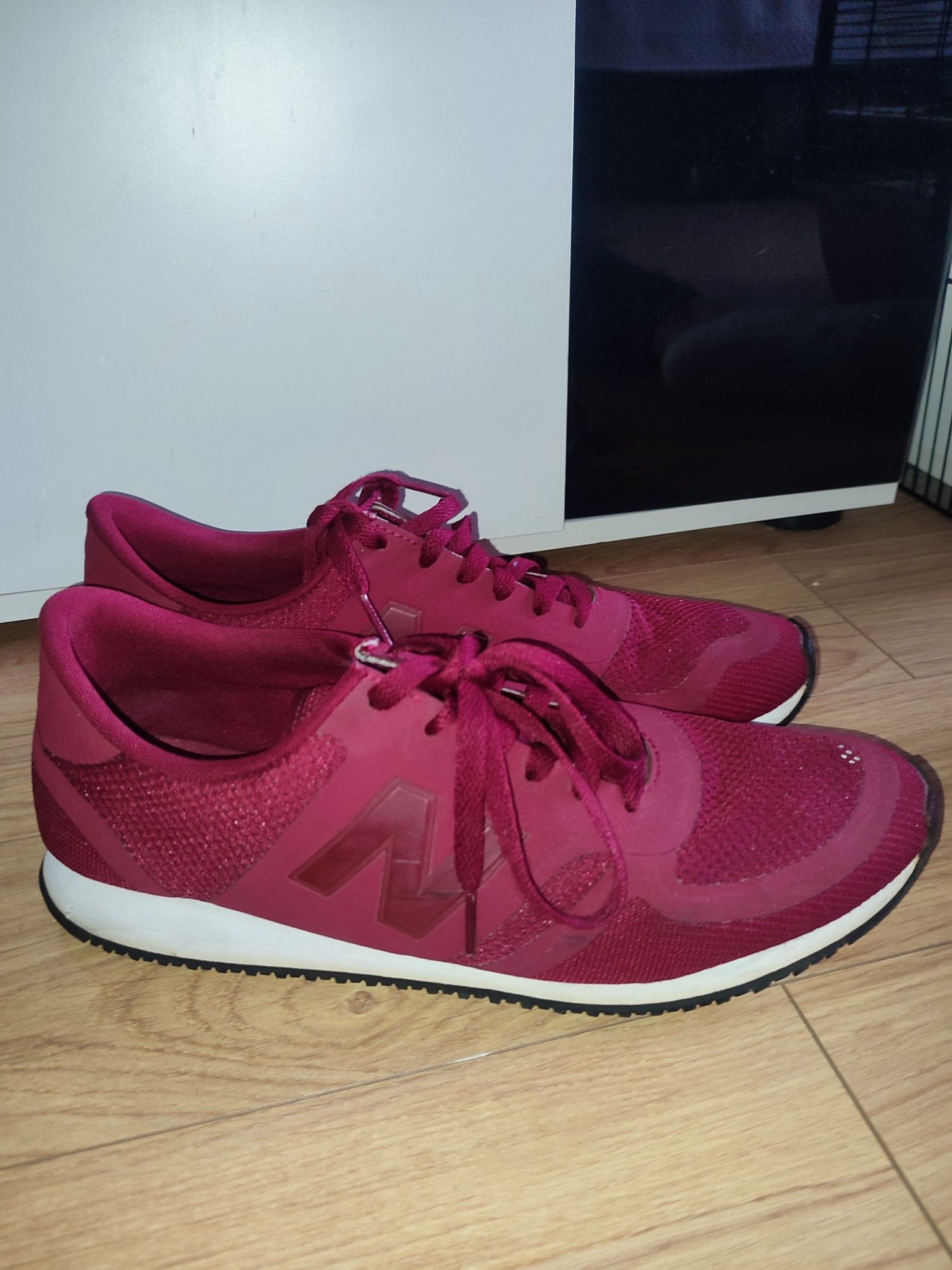 Buty męskie, obuwie męskie New Balance bordowe rozmiar 44,5 wiosenne