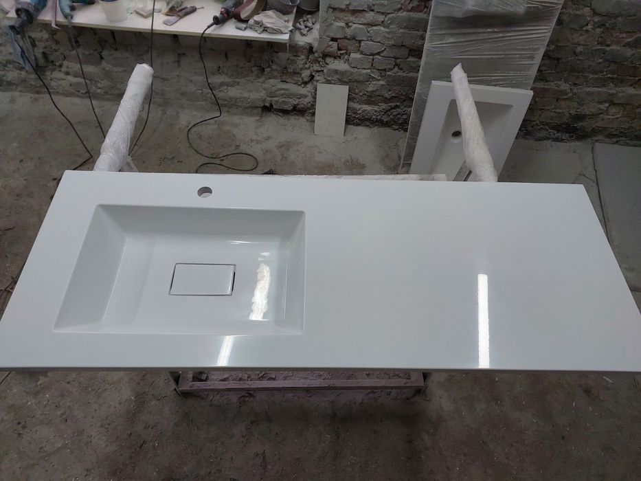 Стільниця із суцільнолитою чашею, умивальник