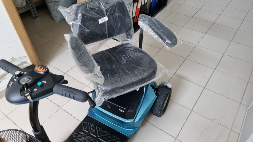 Scooter eléctrica de mobilidade reduzida, nova nunca usada!