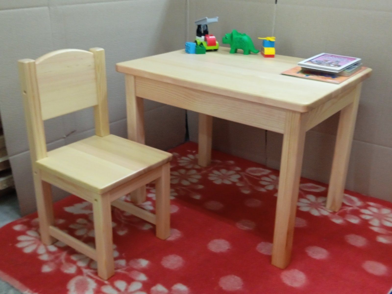Дитячий (детский) столик (стол, стіл) і стільчик (стул, стульчик)