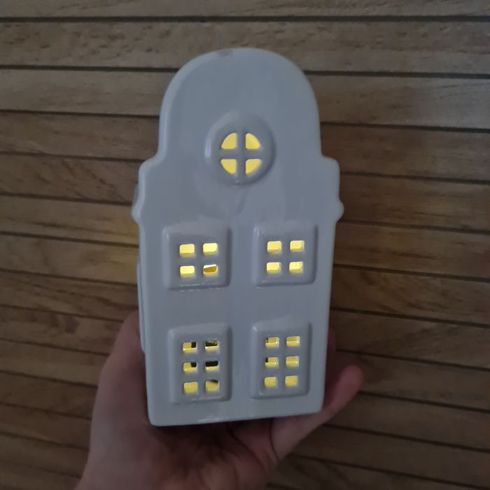 Domek świecznik na tilajt podgrzewacz biały ceramika Nowy