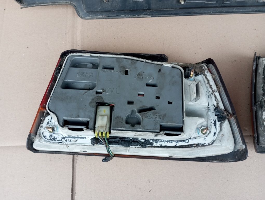 Фонар стоп ліхтар Nissan Sunny накладка