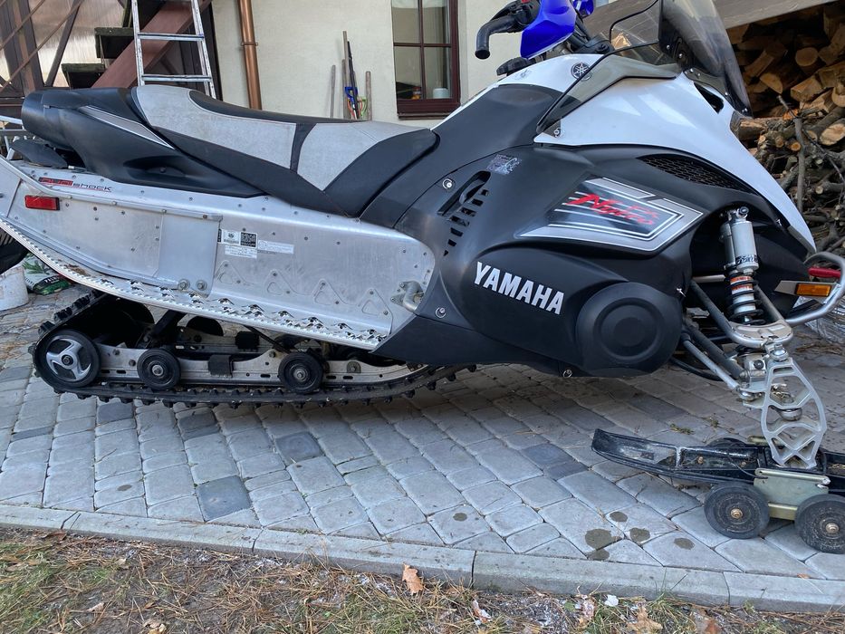 Снегоход YAMAHA FX NYTRO 2010, 4-x такн,1050см,новая гусеница, ходовая