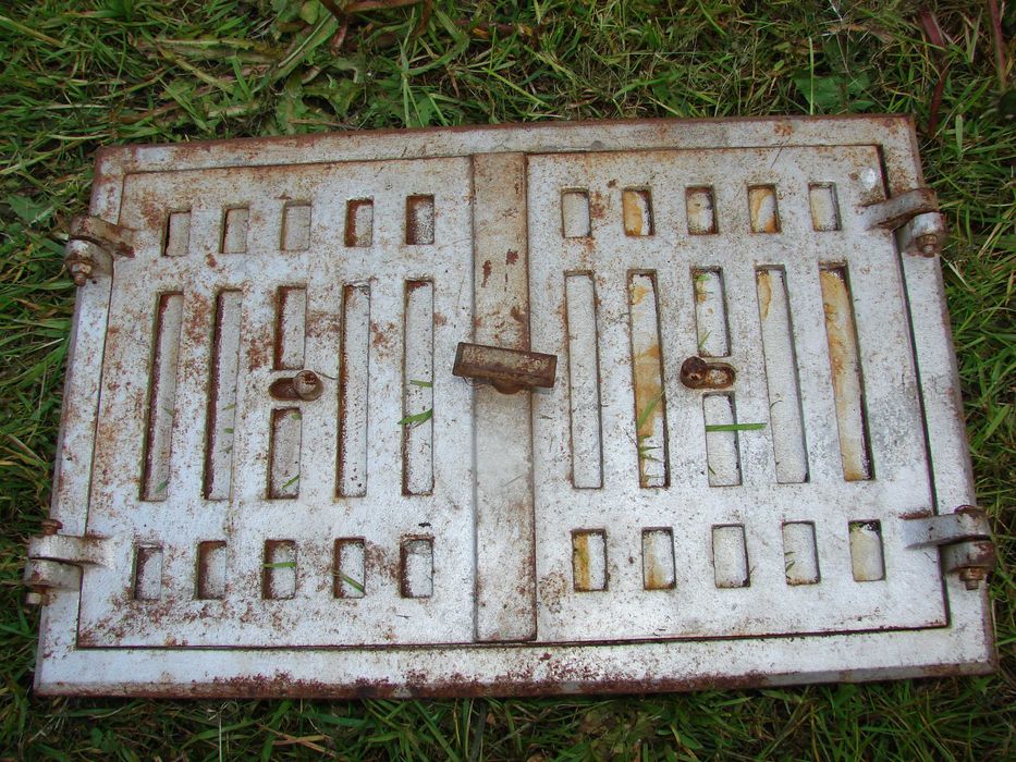 Stare ażurowe drzwiczki żeliwne do pieca wędzarni kuchni 37x25cm