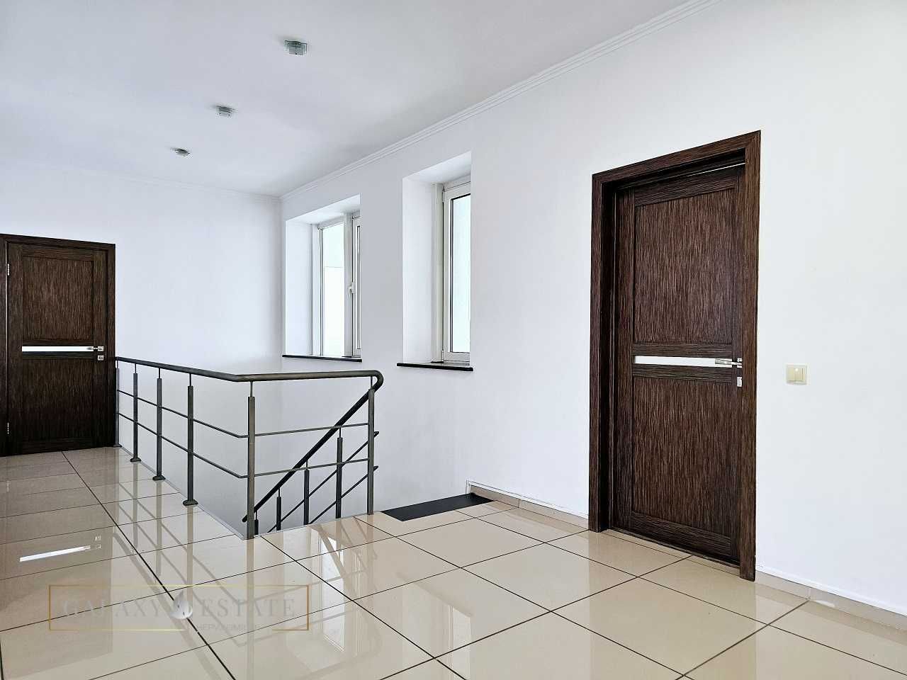 Оренда, Офіс закритого типу 292м²,вул.Раїси Окіпної 10а,м. Лівобережна