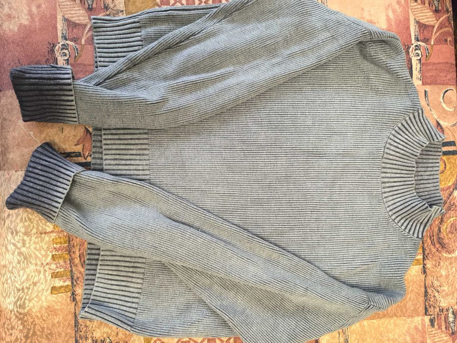 Светр укорочений, оверсайз,в гарному стані