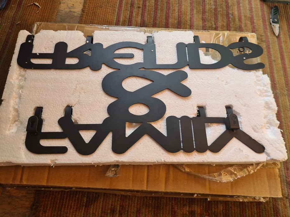 Wieszak ścienny na ubrania