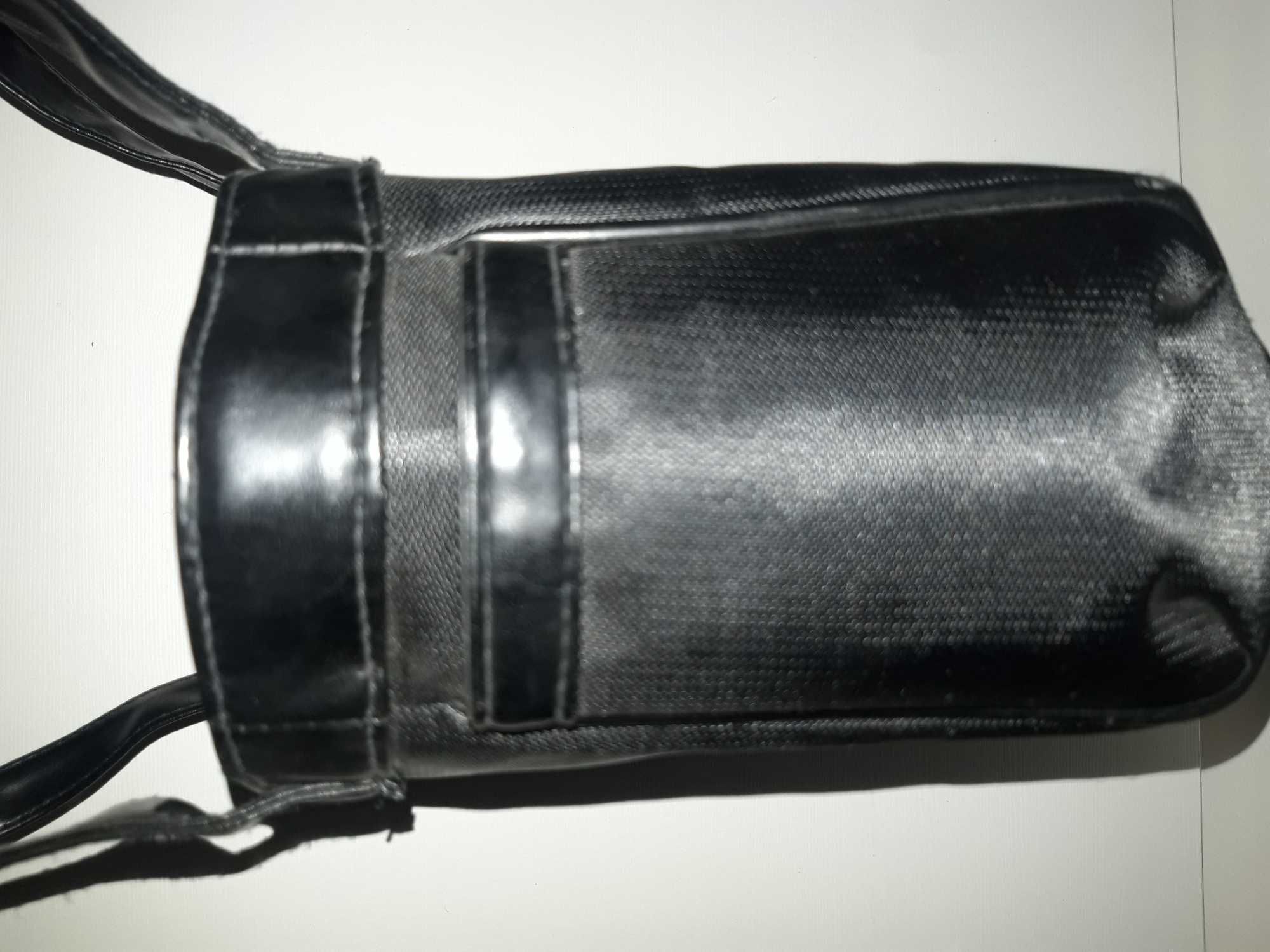 Mała torebka kosmetyczka Calvin Klein