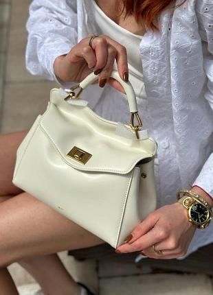 Сумка JW PEI Lucia Classic Top Handbag