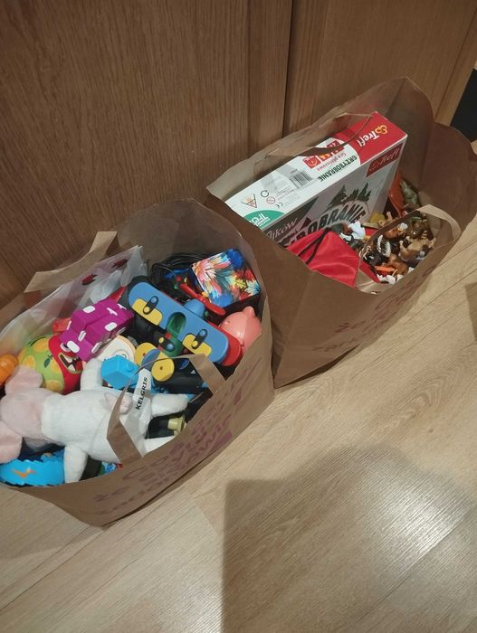 Oddam dwie torby zabawek +5 lat