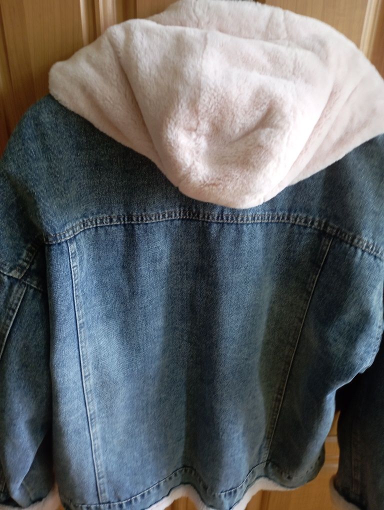Продам джинсову курточку