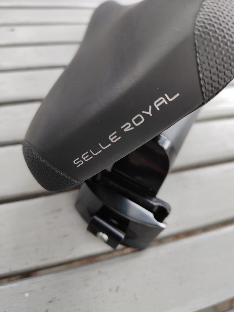 Sztyca i Siodło Selle Royal Essenza  Czarne