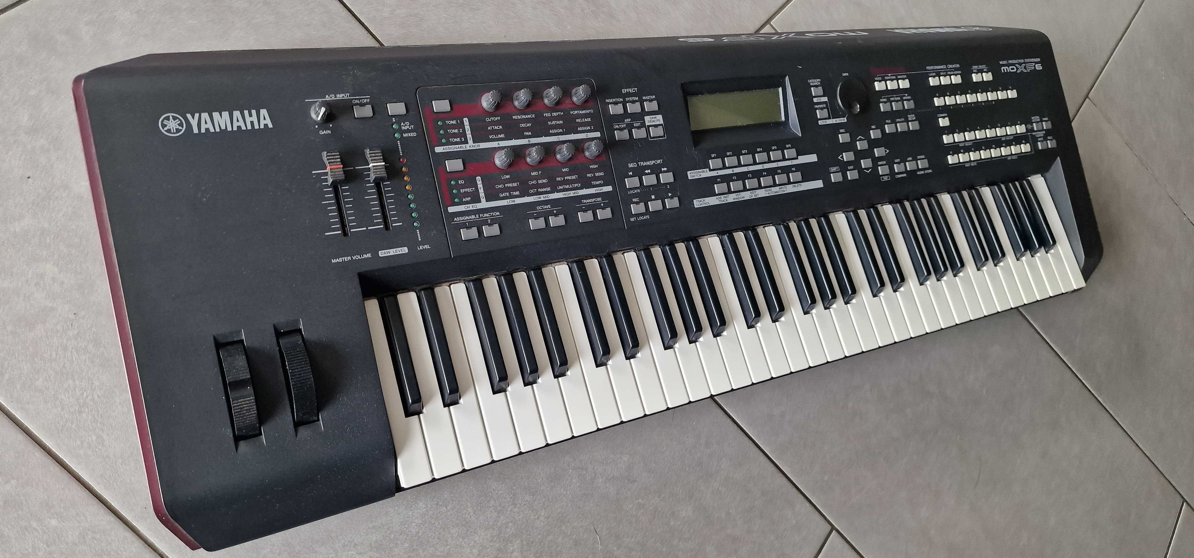 Syntezator Yamaha MO XF 6