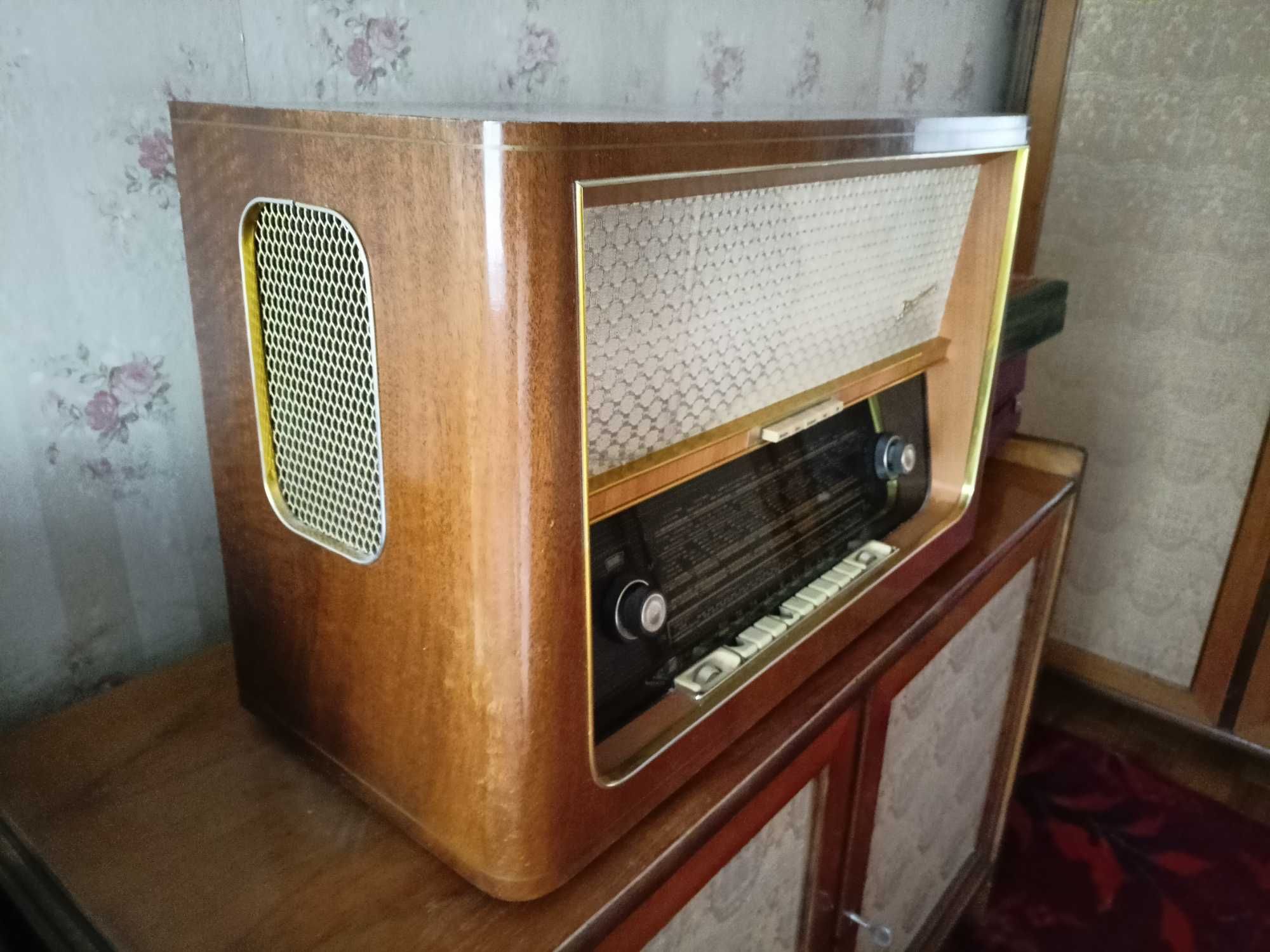 Radio Stradivari 2, z czasów PRL,  1957 rok, w dobrym stanie