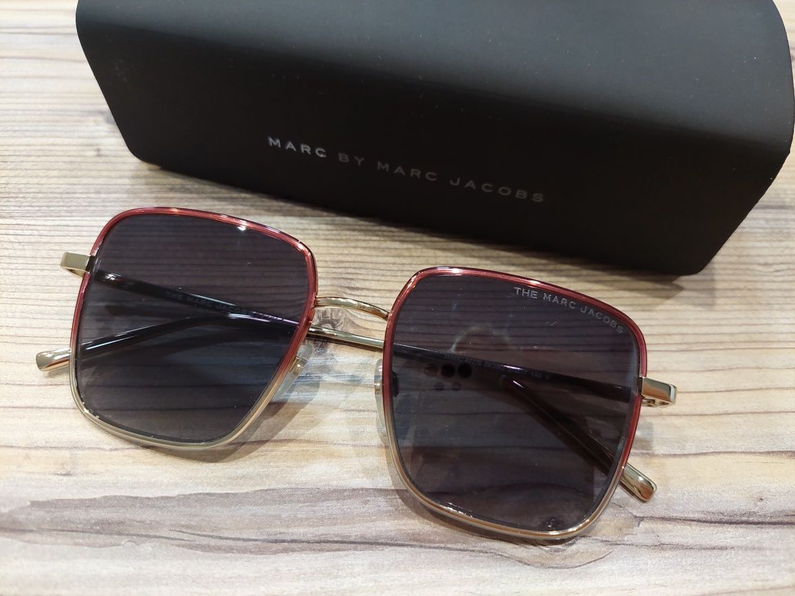 Квалратные женскме очки  477/S  от Marc Jacobs !