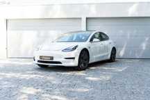 Tesla Model 3 Standard Range Plus RWD