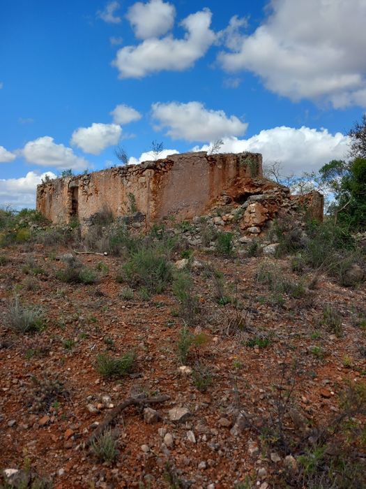 Terreno  com ruina 13.800 m²