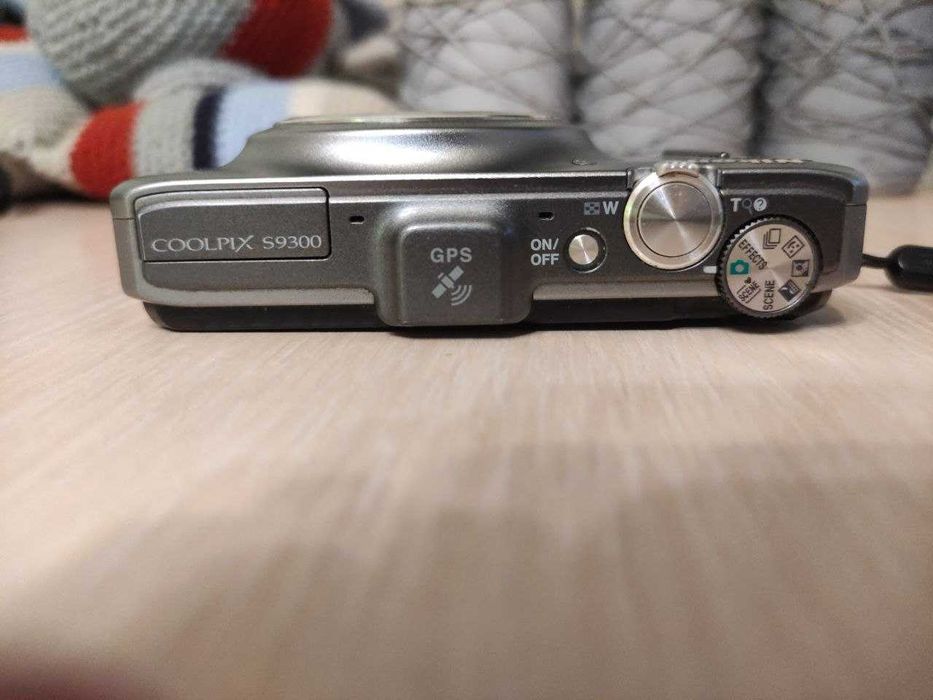 Nikon Coolpix s9300 GPS 16 Mega-pixels 18x Zoom