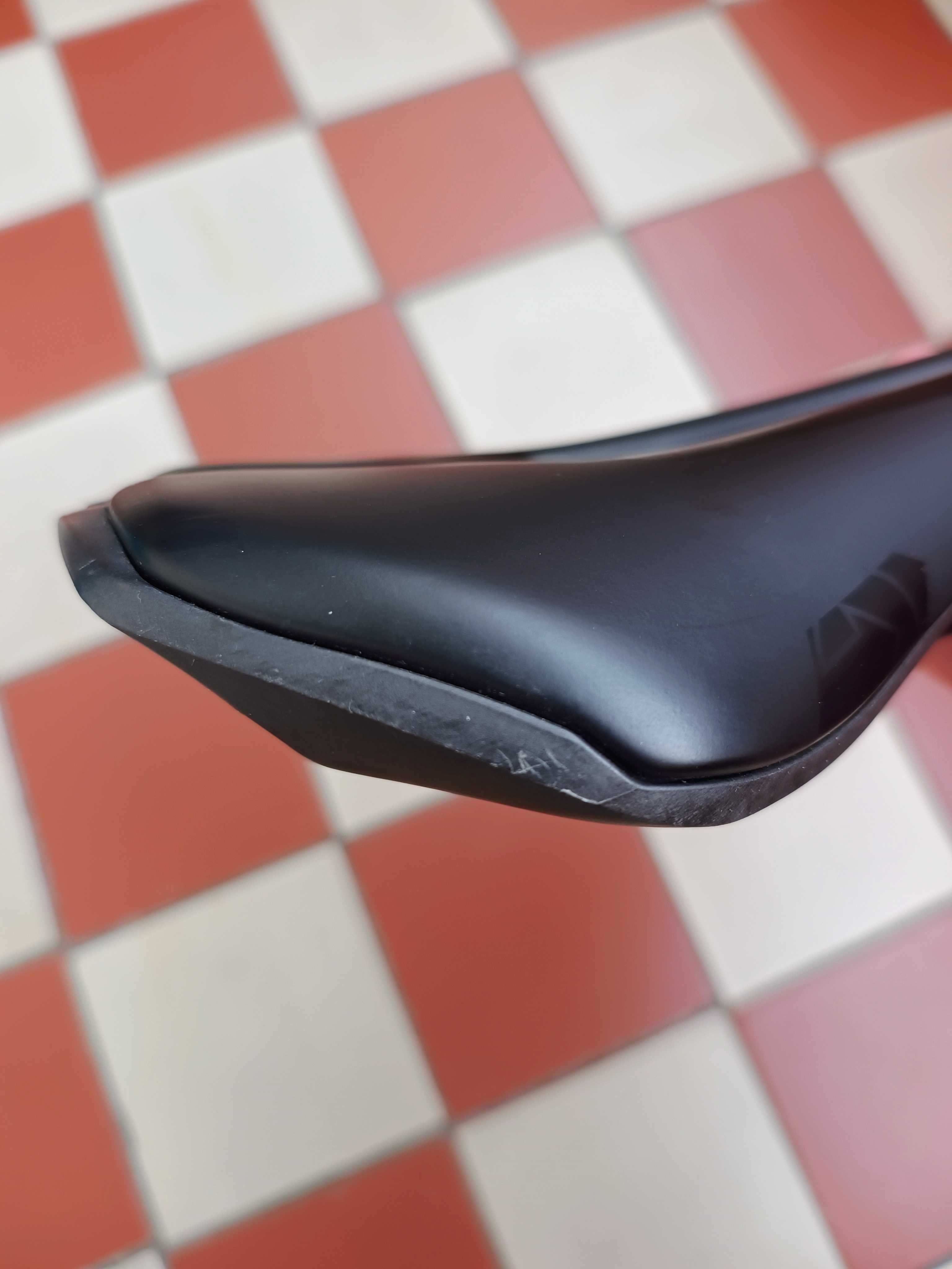 Siodełko Pro Stealth Curved Performance 142 mm