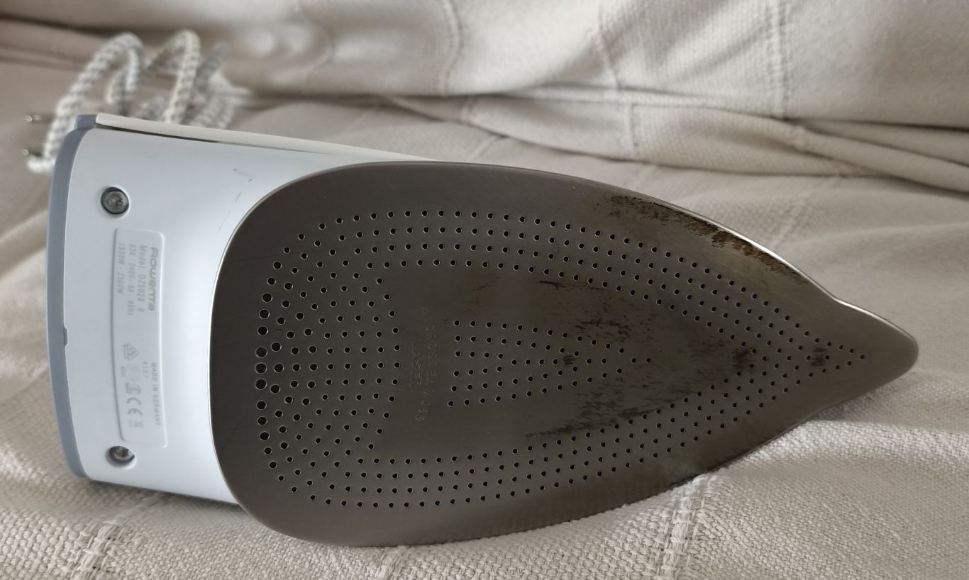 Ferro de engomar:1800w e 2300w
