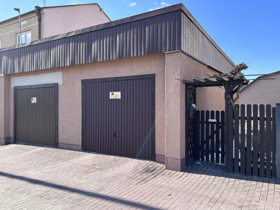 Dom z działką i grażem w centrum Izbicy