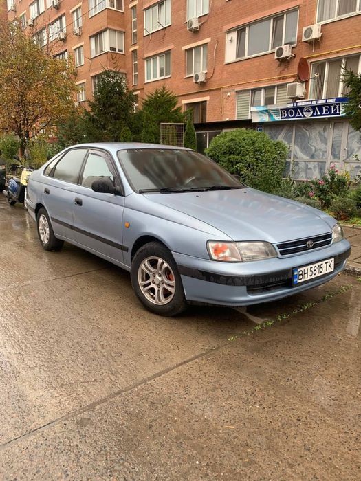 Toyota carina e 2.0 бензин