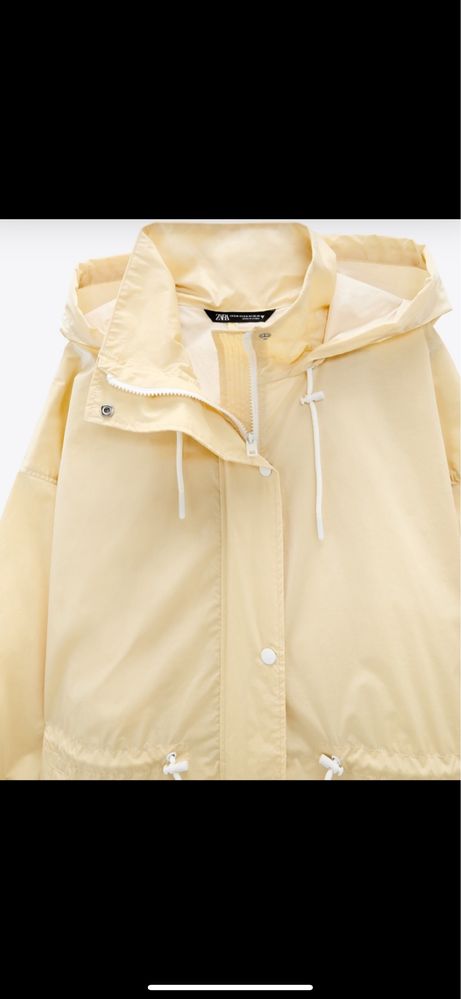 стильний довгий плащ від Zara