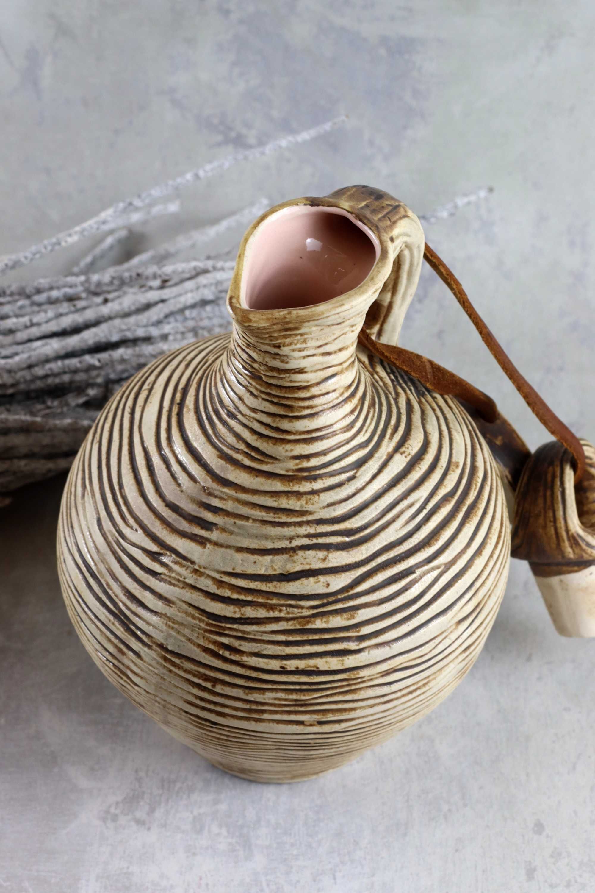 Brązowy ceramiczny gąsiorek Elcer Bytom karafka butla ceramika prl