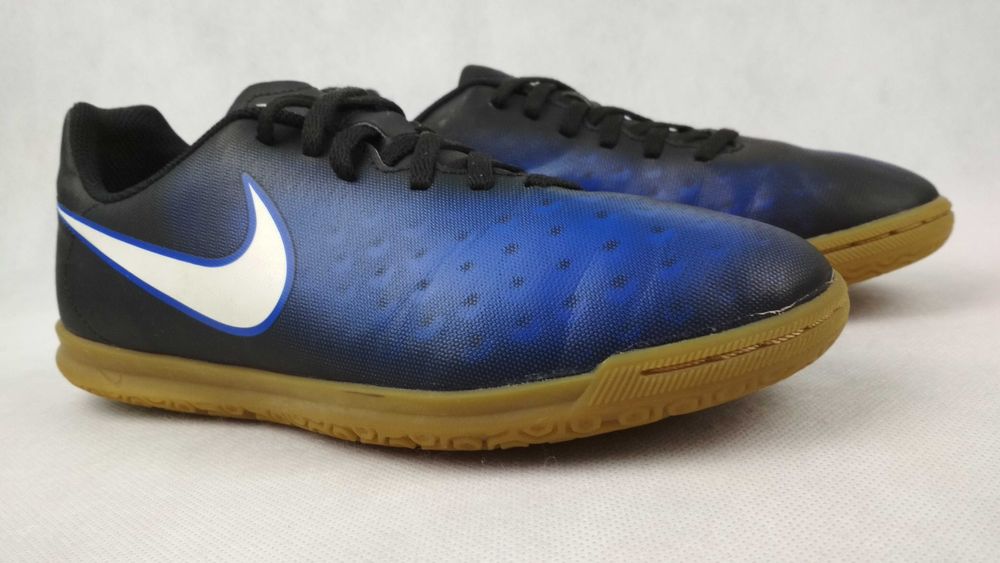 NIKE Magista Ola II IC Buty Piłkarskie Sportowe Halowe Roz. 38,5