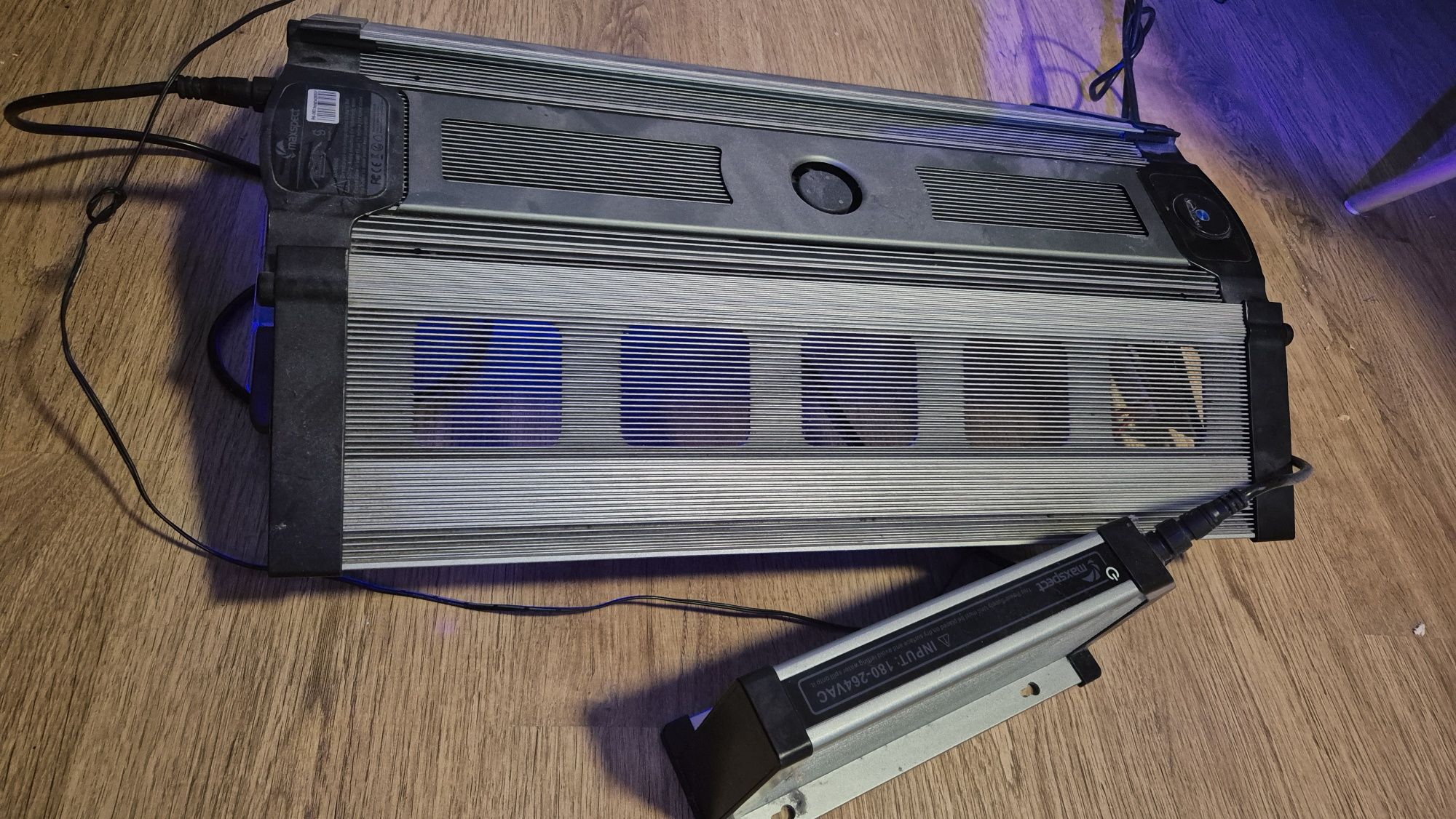 Lampa LED Maxspect Recurve R6- 060 160W do akwarium morskiego
https://
