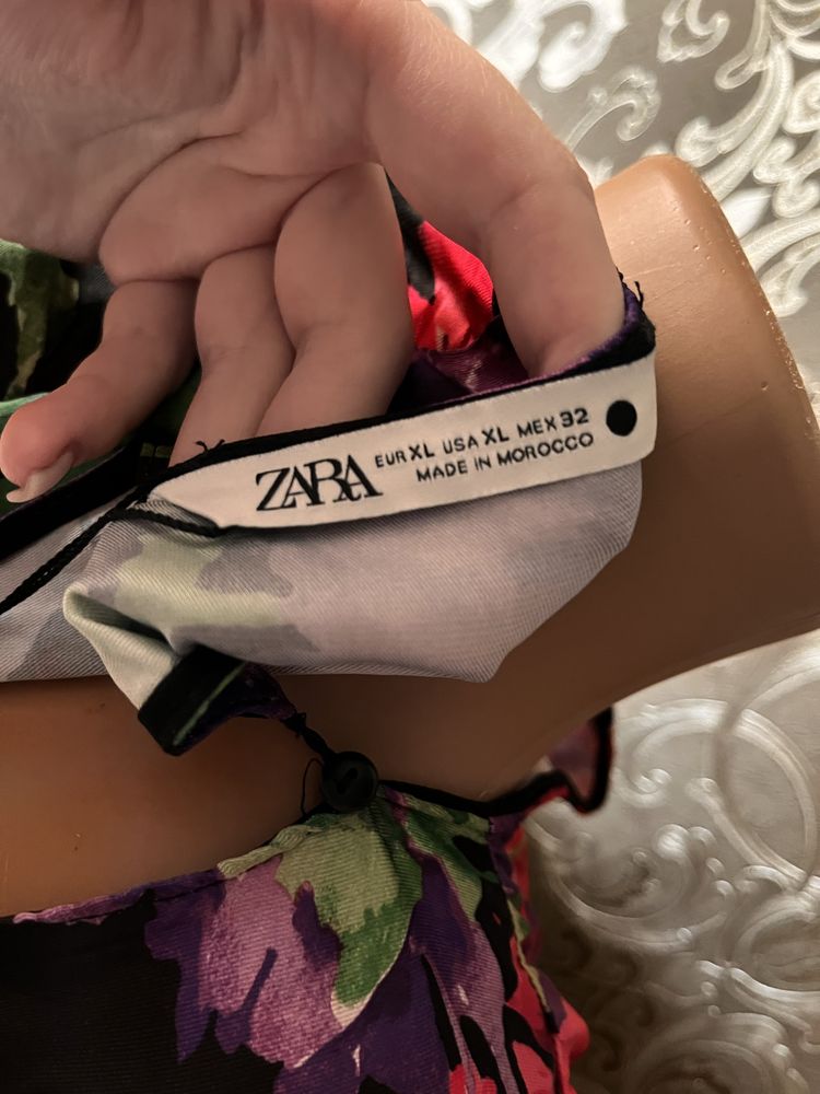 Сукня міді від Zara