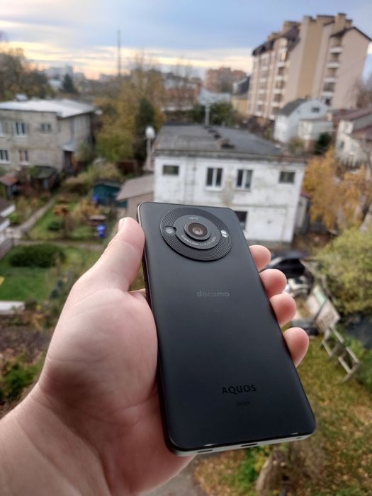 Топовий  японський флагман sharp r8pro