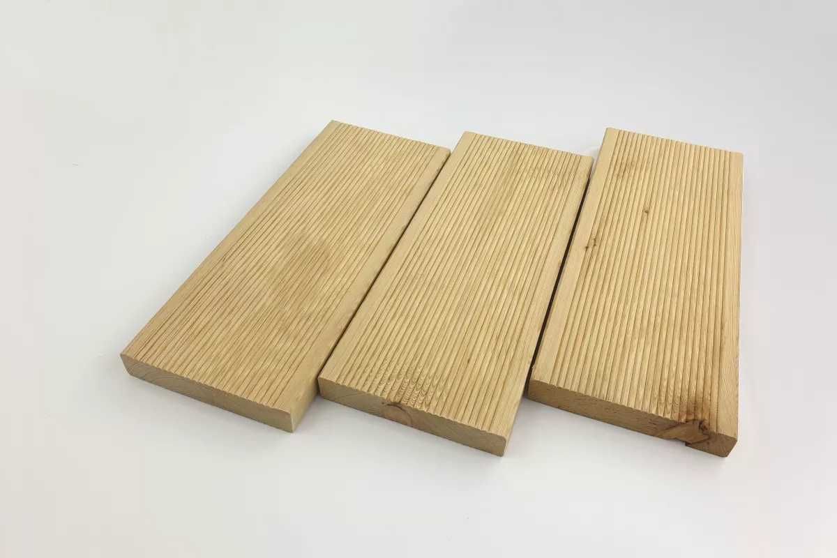Deska tarasowa modrzew syb. 27x142 mm długość 4,0m