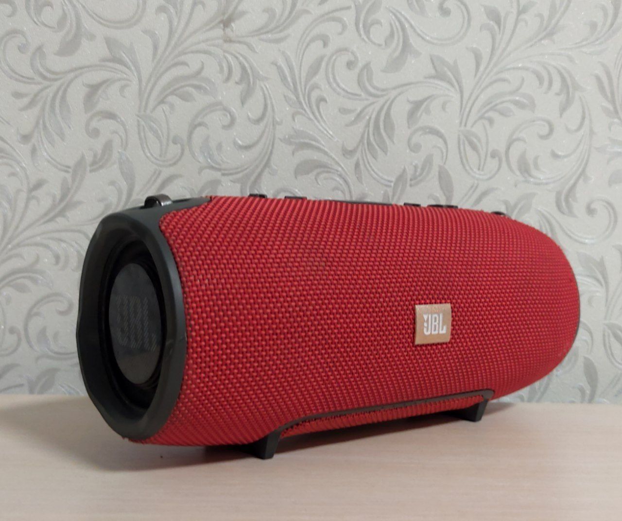 JBL Xtreme колонка