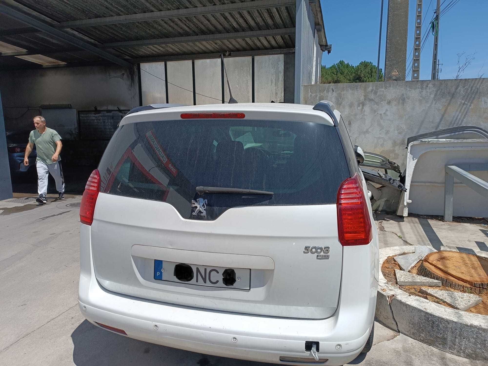 Vende-se para peças Peugeot 5008