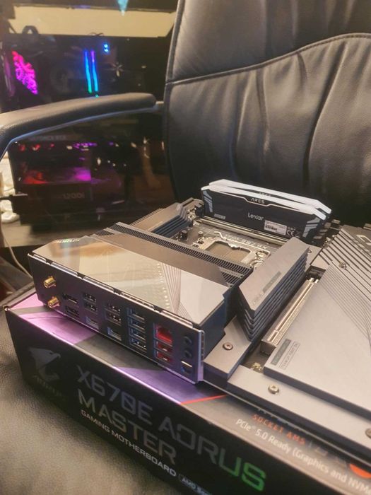 Gigabyte Aorus X670e Master