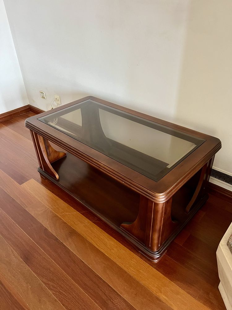 Mesa de centro em madeira maciça