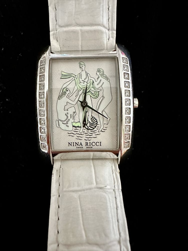 часы Nina Ricci с 22 бриллиантами