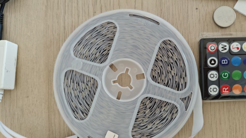 Taśma LED RGB 5050 5M Aplikacja Zestaw Ledy Paski