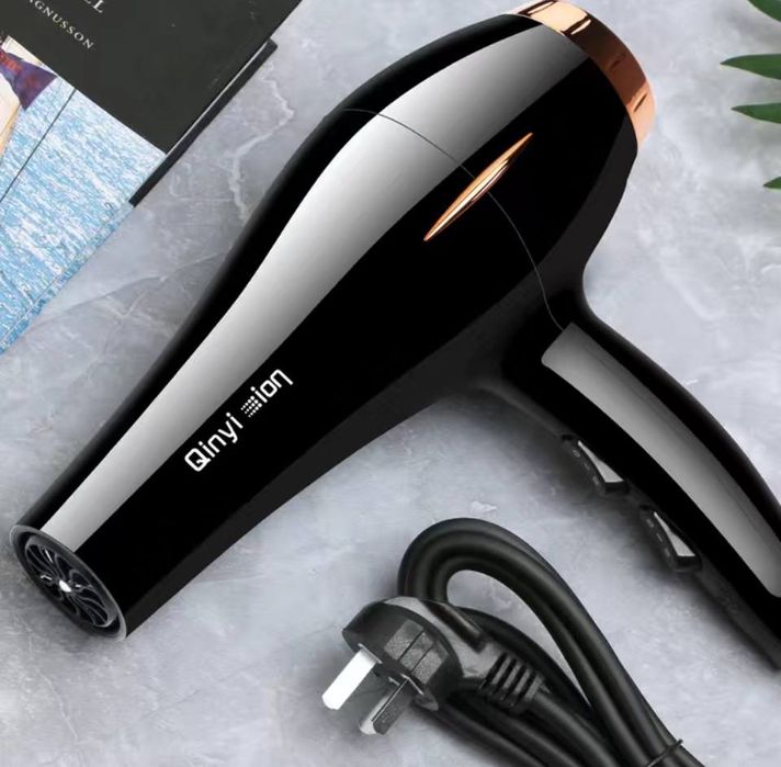 Мощный женский фен от сети новый