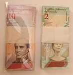 2 maços de 100 notas UNC da Venezuela