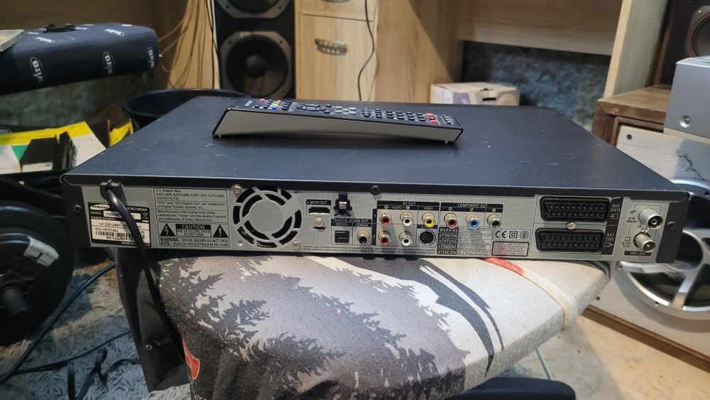 Samsung DVD-HR757 Nagrywarka DVD z dyskiem twardym 320GB
Na sprzedaż n