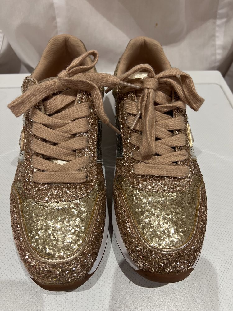 GUESS Sneakersy Rose Gold