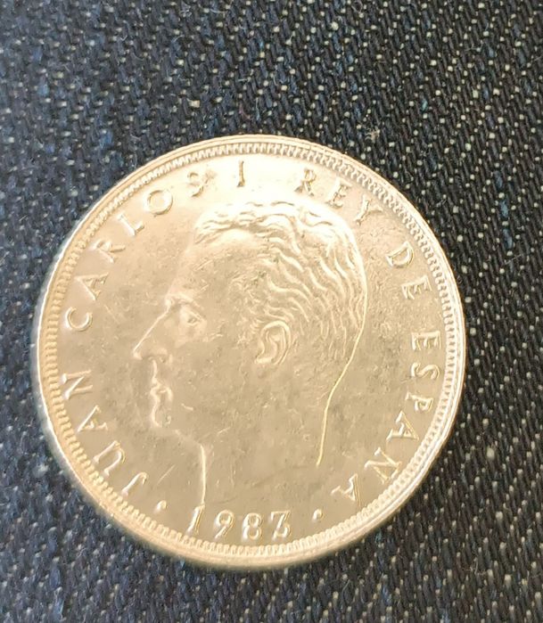 Vendo 25 pesetas do ano 1983