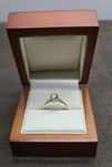 Stary złoty pierścionek z brylantem 0.59ct próby 750 ./ Wycena  15tyś