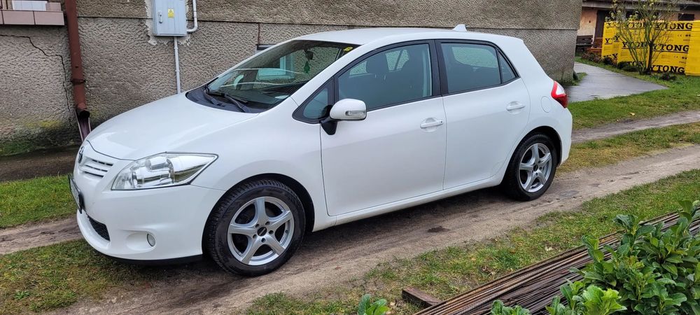 Toyota Auris Toyota auris 1.6 benzyna 132km 2011