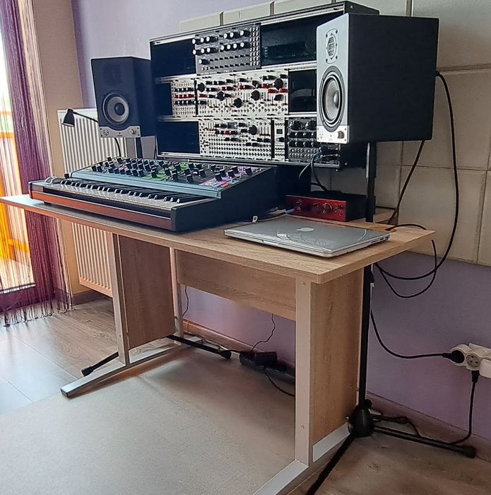 Monitory studyjne EVE Audio SC205 + statywy K&M